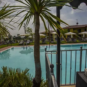 Karina Aparthotel Moniga del Garda