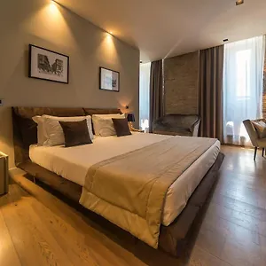 https://campo-marzio-luxury-suites.it-romehotels.com